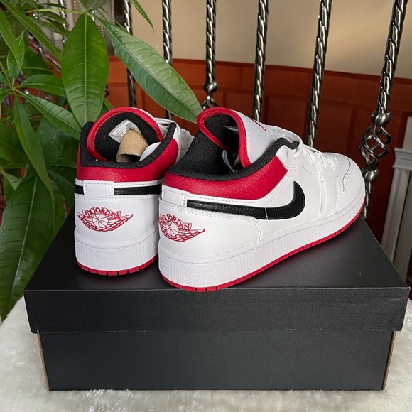 ‼️SOLD‼️ Nike Air Jordan Sneakers - Picture 8 of 15